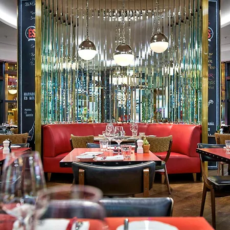 Kempinski Corvinus Hotel 5*