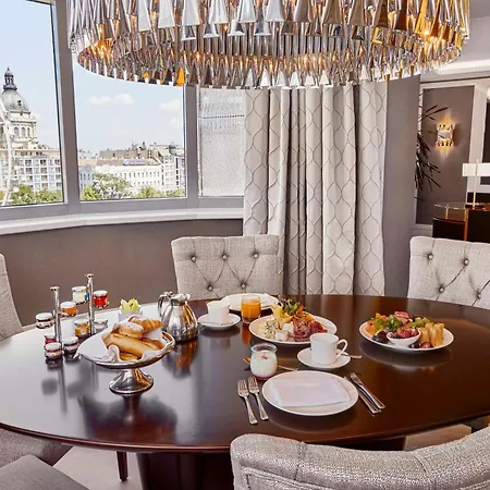 Kempinski Corvinus Hotel 5*