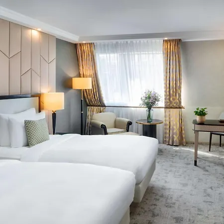 Kempinski Corvinus Hotel