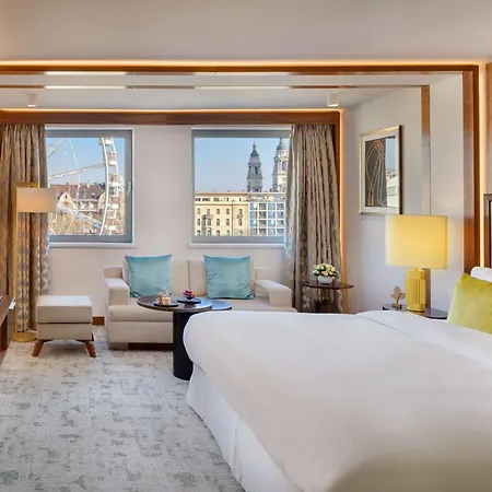 Hotel Kempinski Corvinus 5*