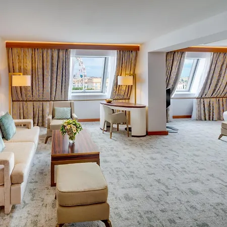Kempinski Corvinus Hotel
