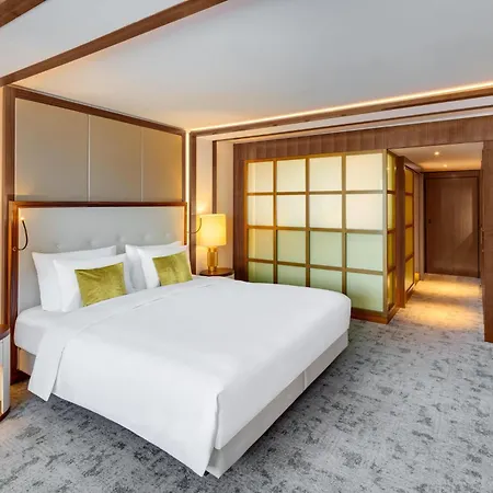 Kempinski Corvinus 5*