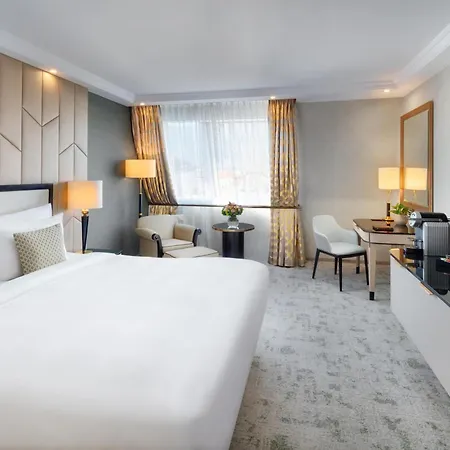 Kempinski Corvinus Hotel 5*