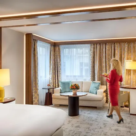 Kempinski Corvinus Hotel