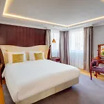 كيمبنسكي كورفينوس فندق بودابست