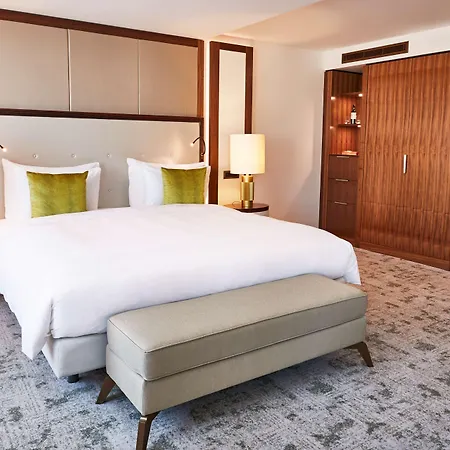 Kempinski Corvinus Отель 5*