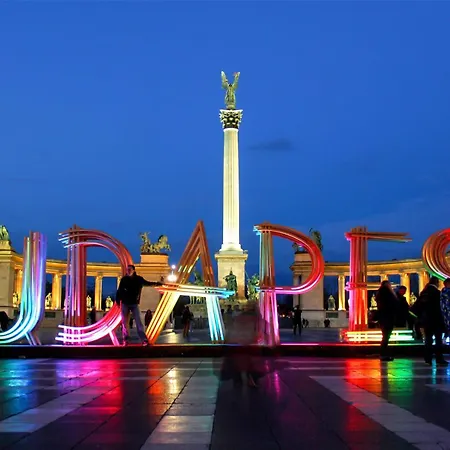 Kempinski Corvinus Отель