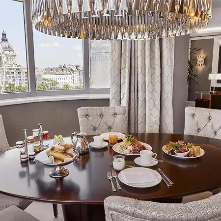 Kempinski Corvinus Отель 5*