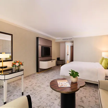 Kempinski Corvinus מלון 5*