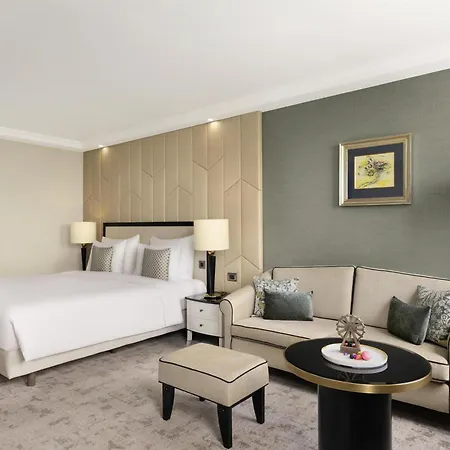 Отель Kempinski Corvinus 5*
