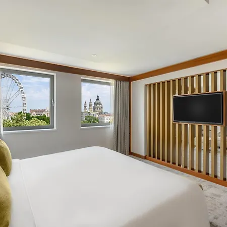 Kempinski Corvinus 5*