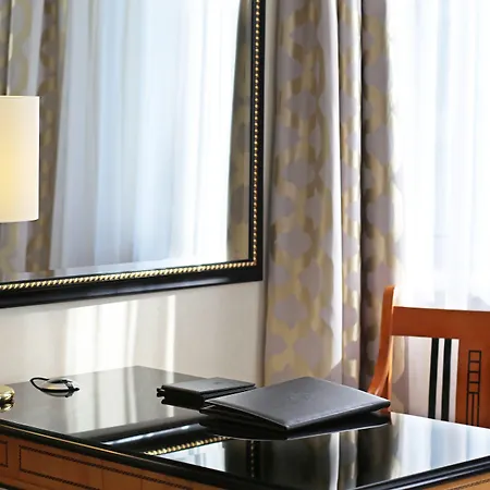 מלון Kempinski Corvinus בודפשט