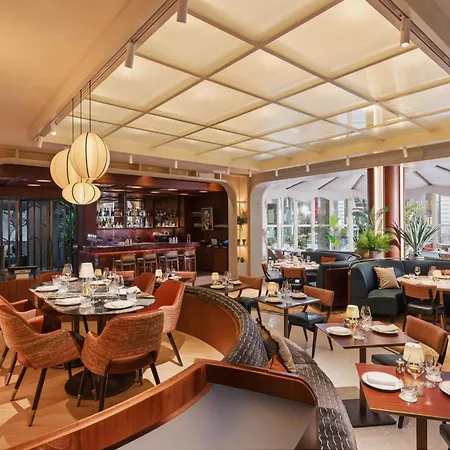 Kempinski Corvinus Ξενοδοχείο 5*