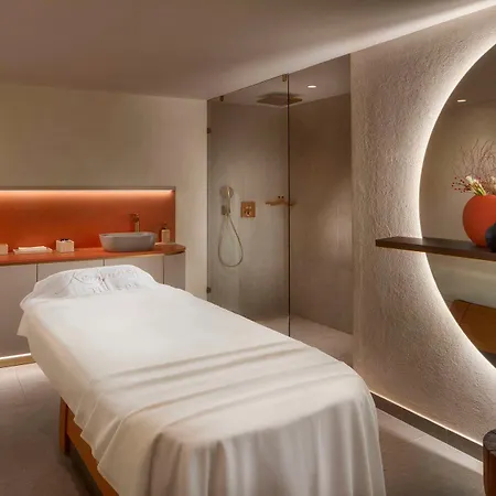 Kempinski Corvinus Hotel