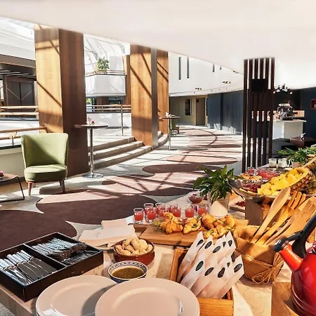 Kempinski Corvinus Hotel 5*