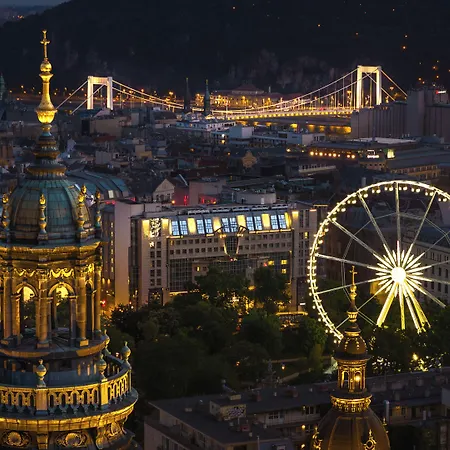 Hotel Kempinski Corvinus 5*