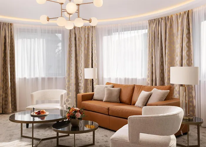 Hotel Kempinski Corvinus 5*