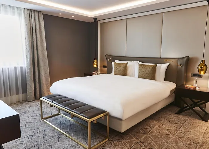 Kempinski Corvinus Hotel