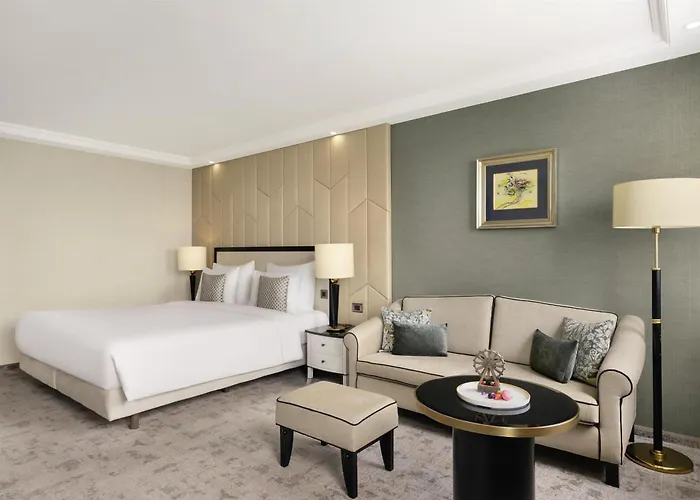 Hotel Kempinski Corvinus 5*