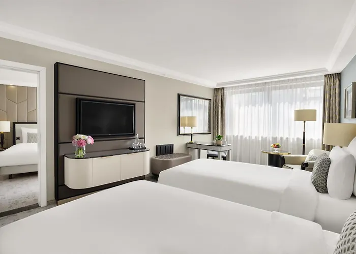 Kempinski Corvinus Hotel 5*