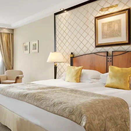 Kempinski Corvinus Hotel 5*