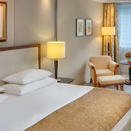 Kempinski Corvinus Hotel